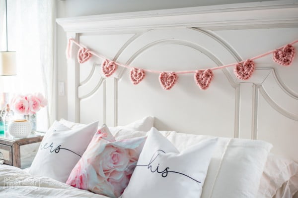 Make a Chunky Crochet Heart Banner #crochet #crochetpattern #DIY #craft