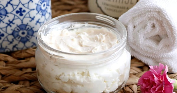 Naturally Plump & Hydrate Your Skin With This DIY Body Butter #DIY #beauty #craft #bodybutter
