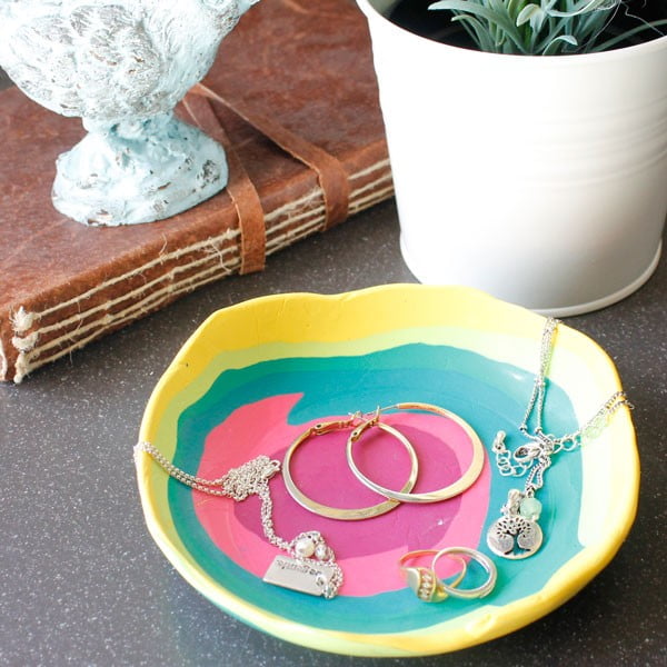 DIY Jewelry Dish #DIY #clay #dish #trinket
