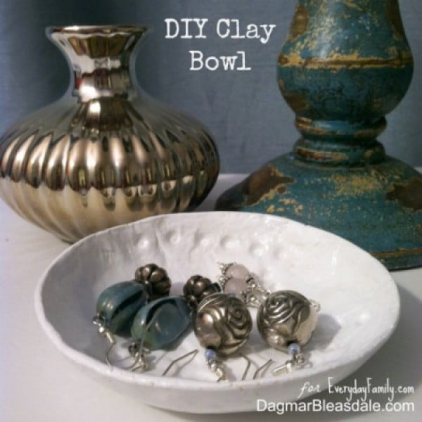 DIY Air Dry Clay Bowl #DIY #clay #dish #trinket