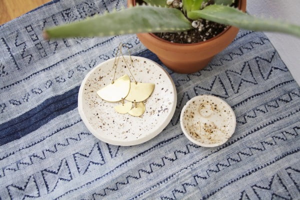 DIY Clay ring dish #DIY #clay #dish #trinket
