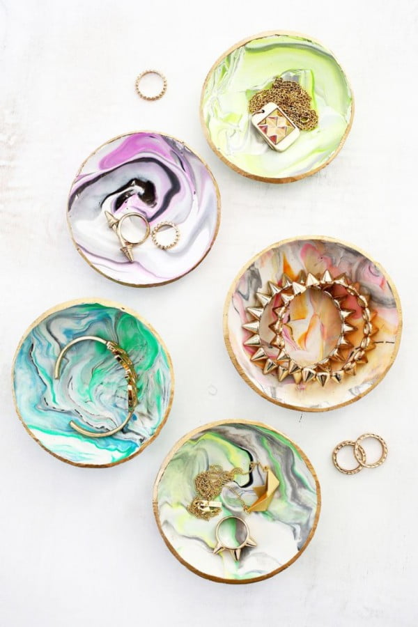 DIY: Marbled Clay Ring Dish #DIY #clay #dish #trinket