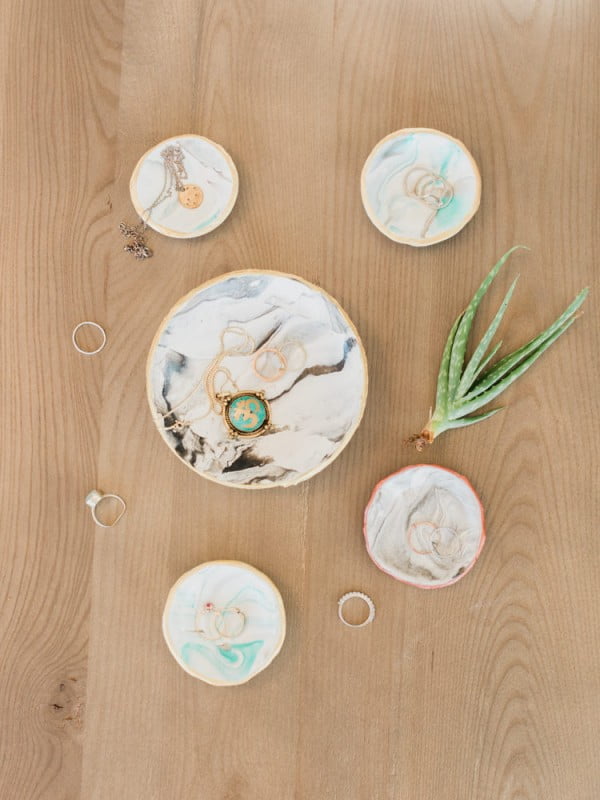 How to Make a Marbled Clay Ring Dish #DIY #clay #dish #trinket