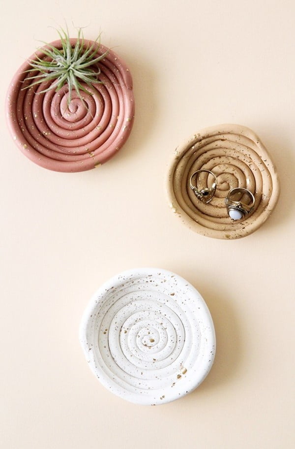 DIY Clay Ring Dish #DIY #clay #dish #trinket