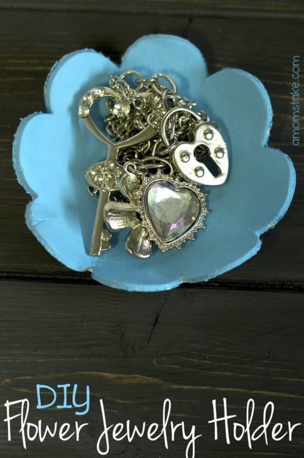 DIY Flower Clay Jewelry Holder #DIY #clay #dish #trinket