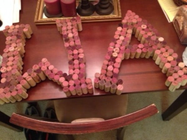 DIY Wine Cork Monogram #DIY #craft #winecork
