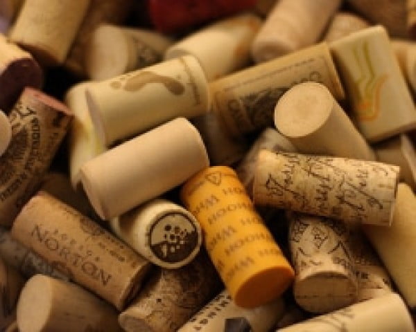 Trim the Tree with DIY Wine Cork Ornaments #DIY #craft #winecork