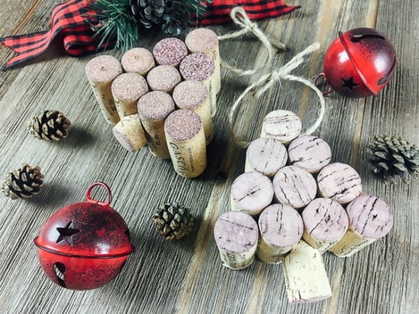 Rustic DIY Wine Cork Ornament #DIY #craft #winecork