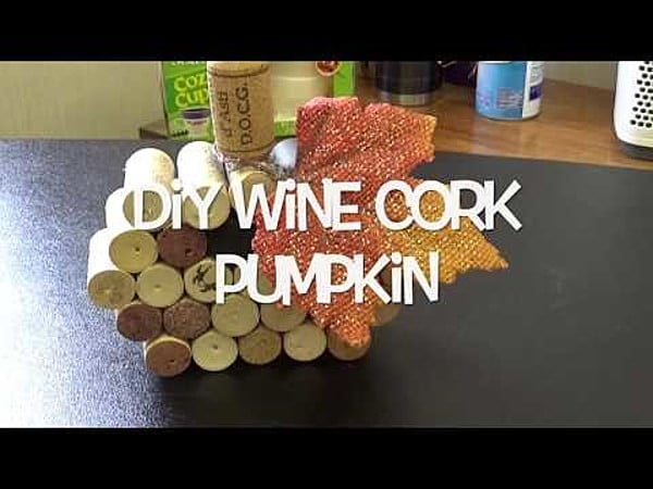 How to Make the Perfect Fall Decoration #DIY #craft #winecork