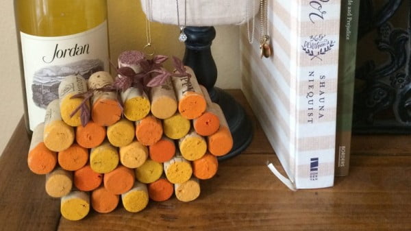 DIY Wine Cork Pumpkin #DIY #craft #winecork