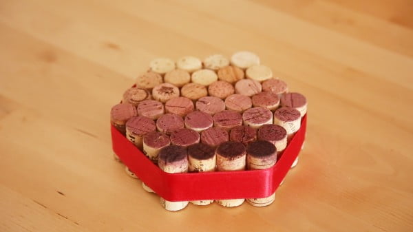 This DIY cork trivet is perfect for any wine lover #DIY #craft #winecork