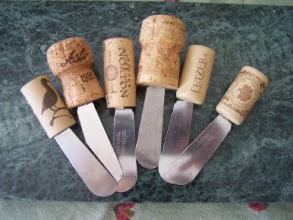 DIY Wine Cork Cheese Knives #DIY #craft #winecork