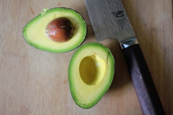 DIY Banana Avocado Deep Conditioner Mask