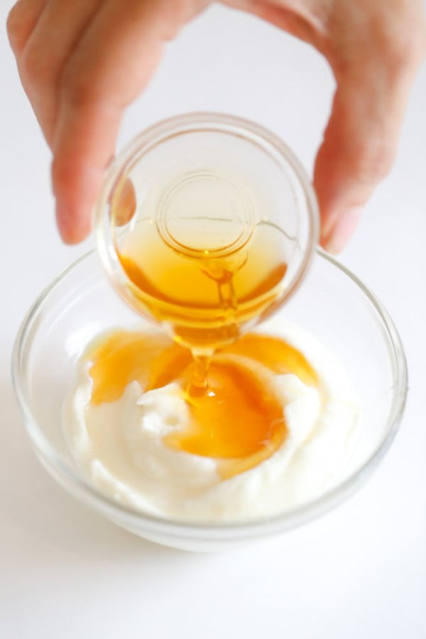 {diy} Deep Conditioning Yogurt and Honey Hair Mask