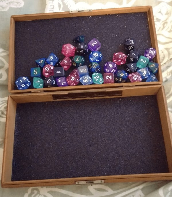 DIY Tutorial: Make Your Own Tabletop Gaming Dice Tray — Nerdophiles