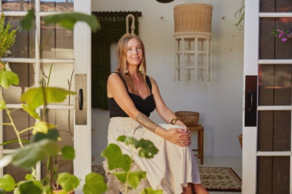 Fiber Artist Sally England Shows You How to Make A Minimalist Macramé Plant Hanger