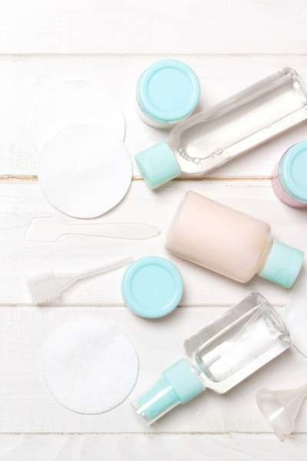 How To Make Your Own Cheap DIY Makeup Setting Spray
